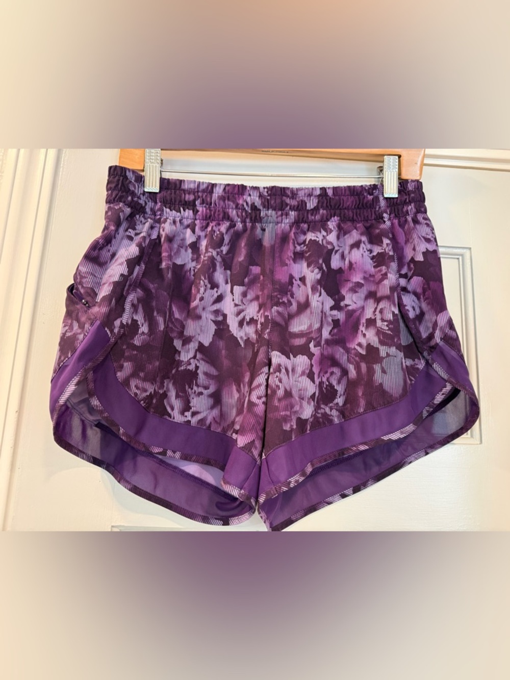 Athleta printed mesh racer run short 4“ Small - Picture 2 of 9